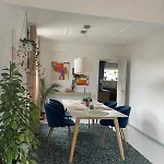 Апартаменты Charming House With Parking Ставангер