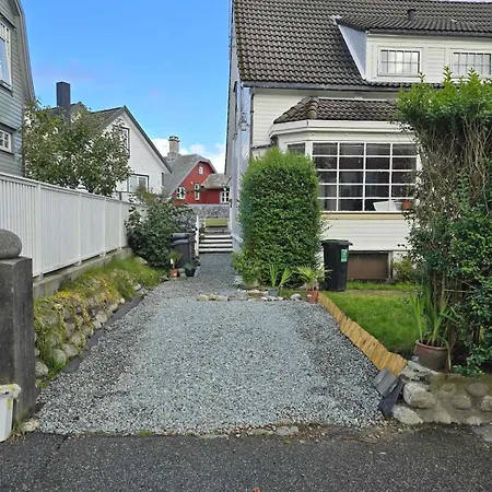 Charming House With Parking Апартаменты *